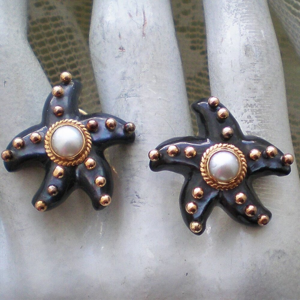 MAZ 14K Yellow Gold Abalone Black MOP Pearl Seastar Starfish Omega Back Earrings